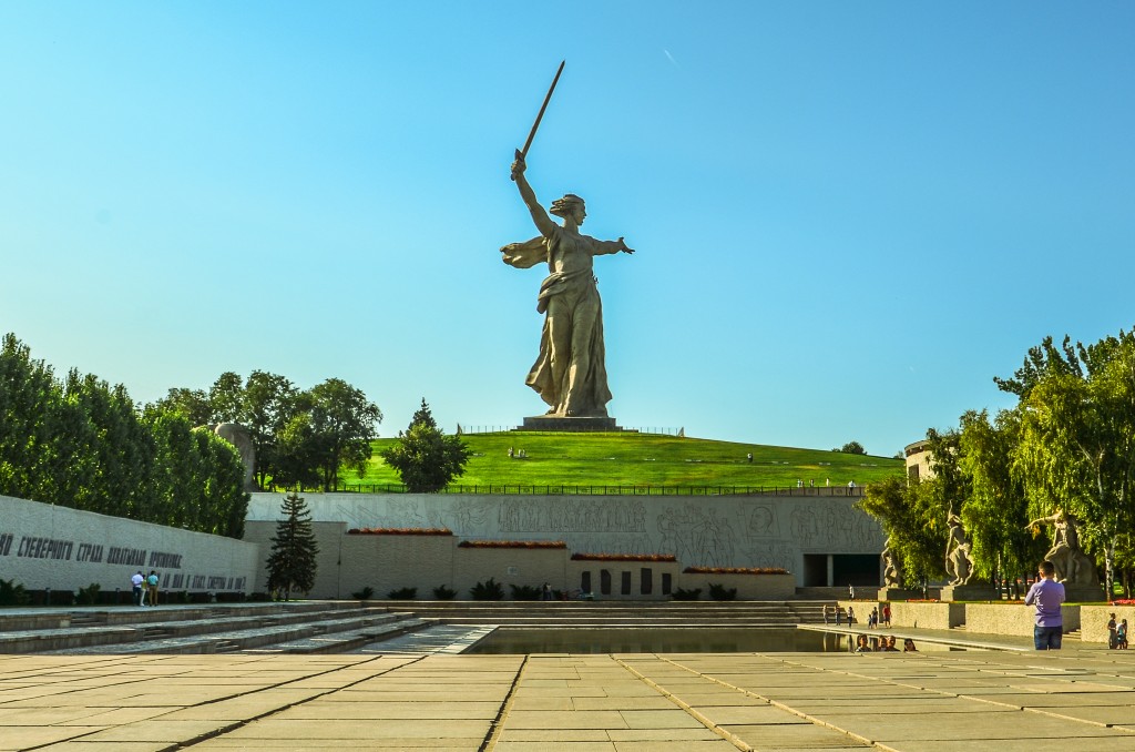 Plac Bohaterów Statua Matka Ojczyzna Wzywa (Родина-мать зовёт!) jest jedną z najwyższych rzeźb na świecie. Jej wysokość to 85 m. Sam miecz wykonany ze stali nierdzewnej ma 30 m.